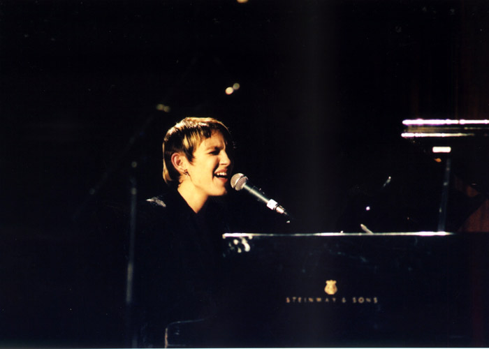 PRESS BILTEN   >  >  >