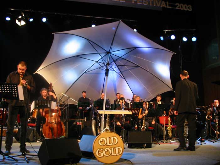 PRESS BILTEN   >  >  >