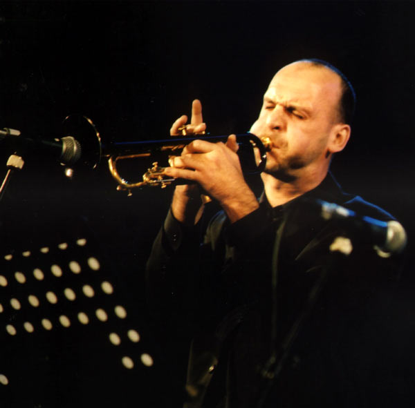 PRESS BILTEN   >  >  >