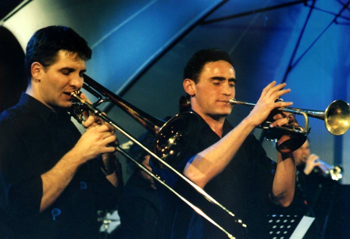 PRESS BILTEN   >  >  >