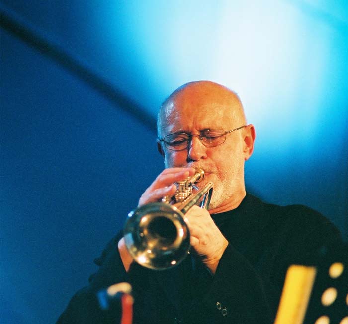 PRESS BILTEN   >  >  >