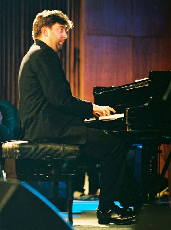 PRESS BILTEN   >  >  >