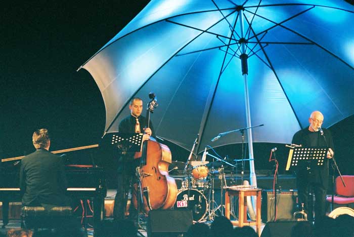 PRESS BILTEN   >  >  >